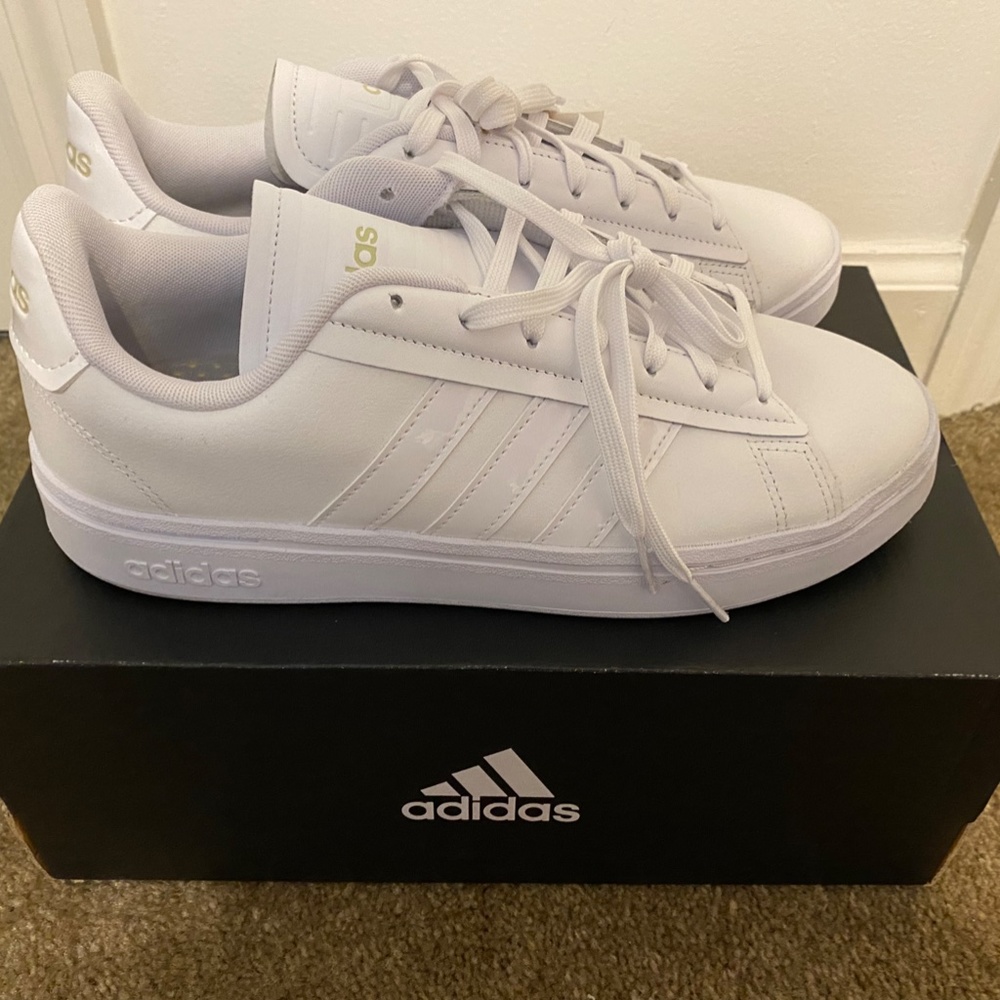 Women’s Adidas Grand Court Alpha Shoes Size 10 New in Box!